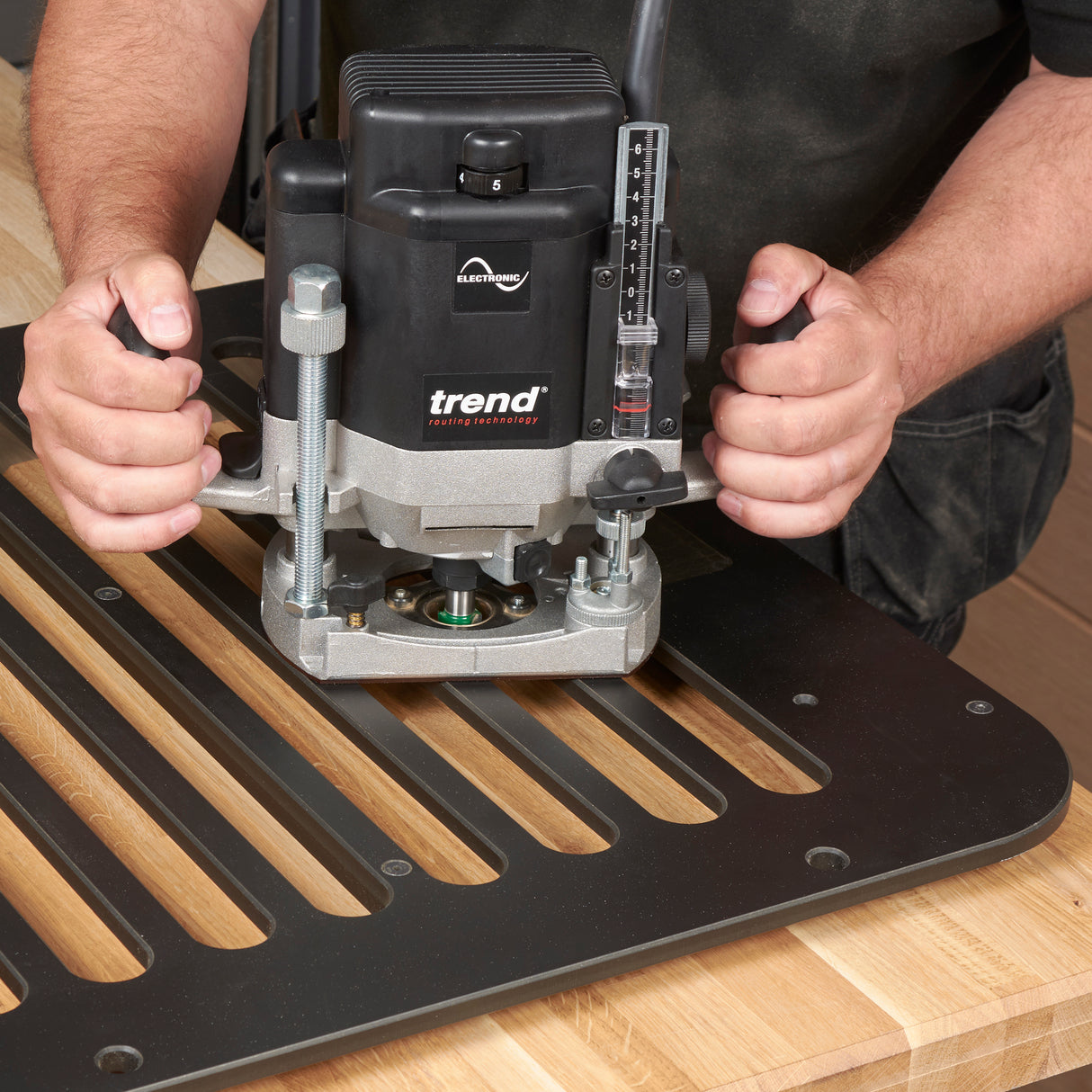 Trend Drainer Groove Routing Jig for Plunge Routers